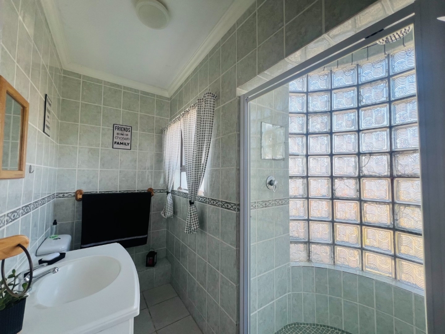 8 Bedroom Property for Sale in Rooi Rivier Rif Western Cape